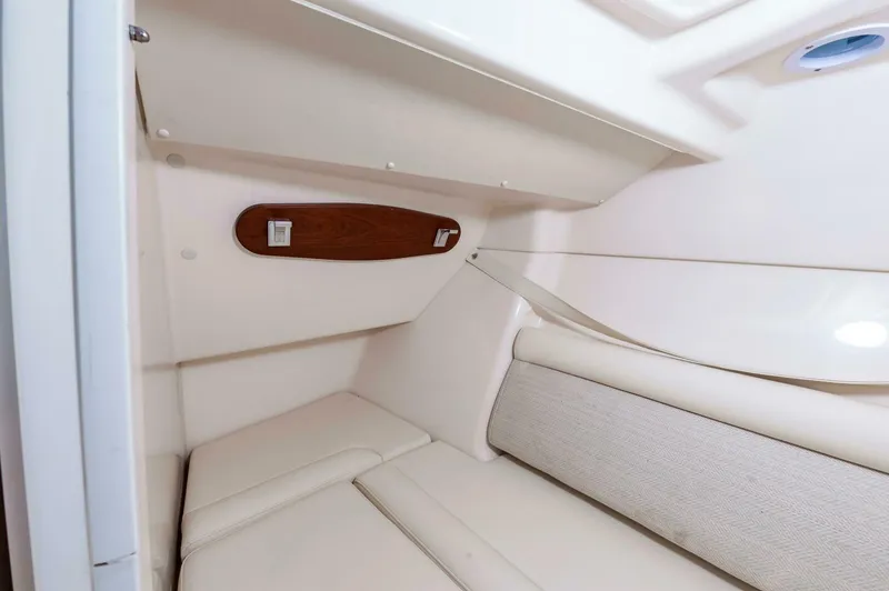 Slide: The Image of Grady-White 32 2022 - 4657770