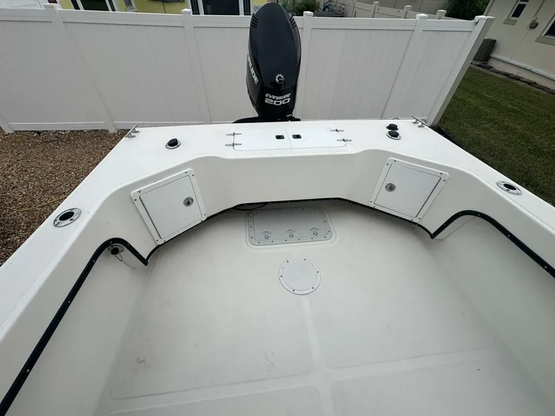 Slide: The Image of May-Craft 2300 CCX 2017 - 4657982