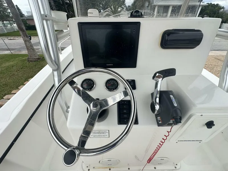 Slide: The Image of May-Craft 2300 CCX 2017 - 4657992