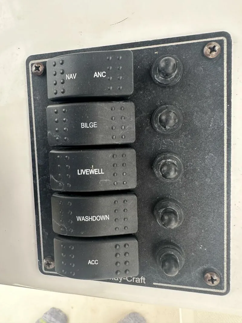 Slide: The Image of May-Craft 2300 CCX 2017 - 4658023