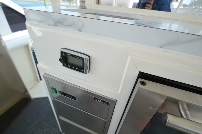 Slide: The Image of Ocean Yachts 48 Cockpit Motor Yacht 1995 - 4658217