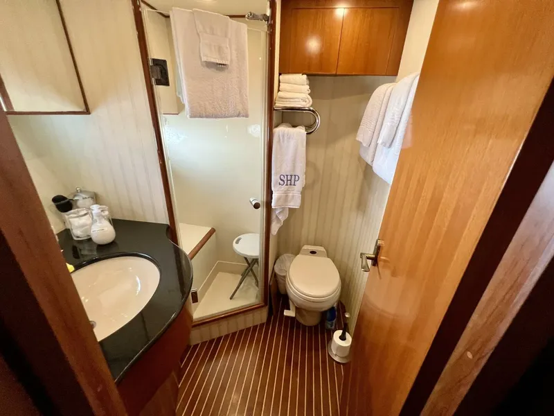 Slide: The Image of Ocean Alexander Atlus 48 2004 - 4658522