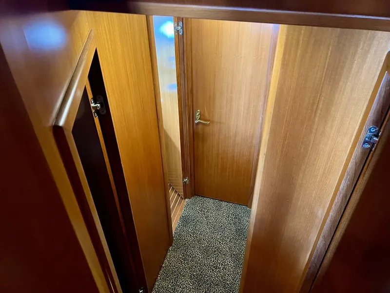 Slide: The Image of Ocean Alexander Atlus 48 2004 - 4658516