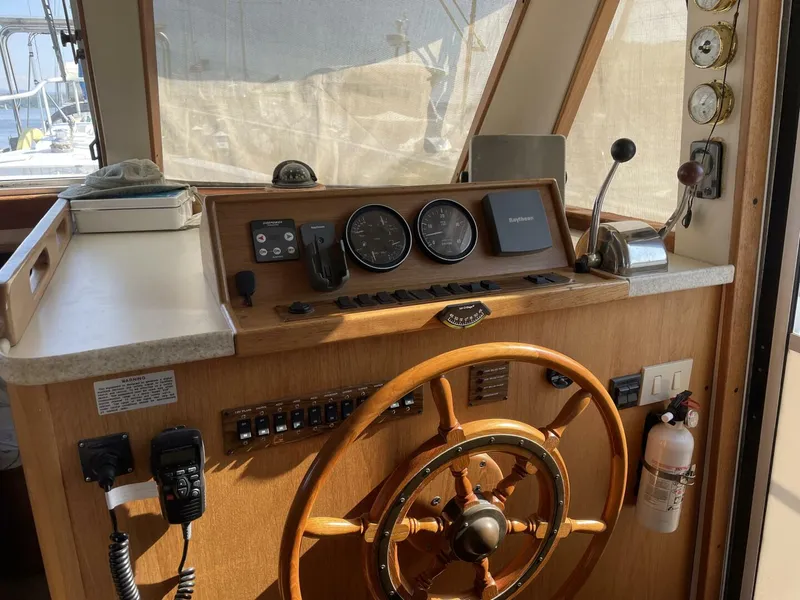 Slide: The Image of Mainship 390 2000 - 4685046