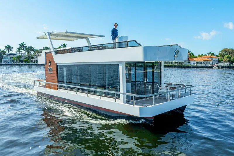 Slide: The Image of Reina 44DR 2023 - 4659039