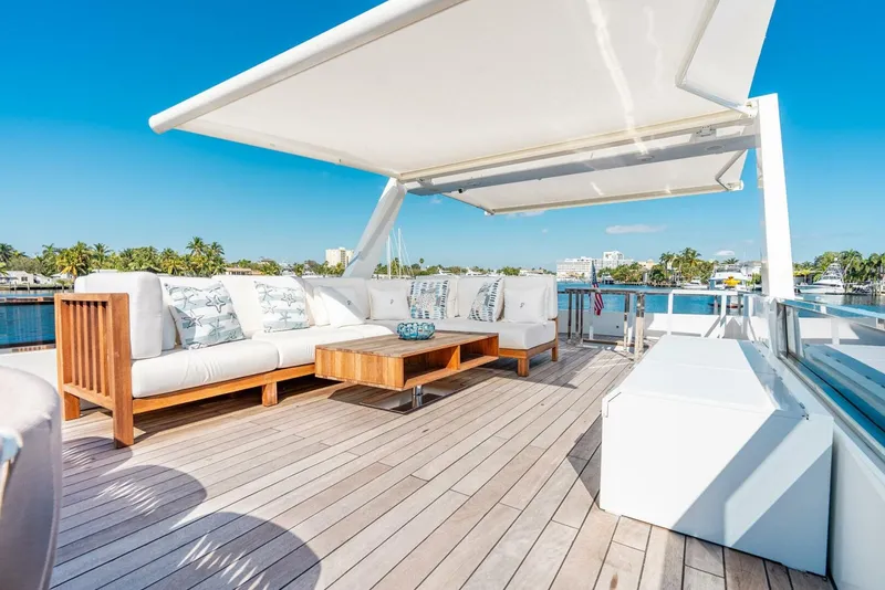 Slide: The Image of Reina 44DR 2023 - 4659044