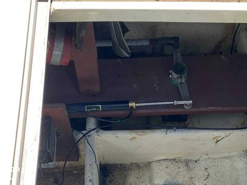 Slide: The Image of Silverton 37 Convertible 1980 - 10522638