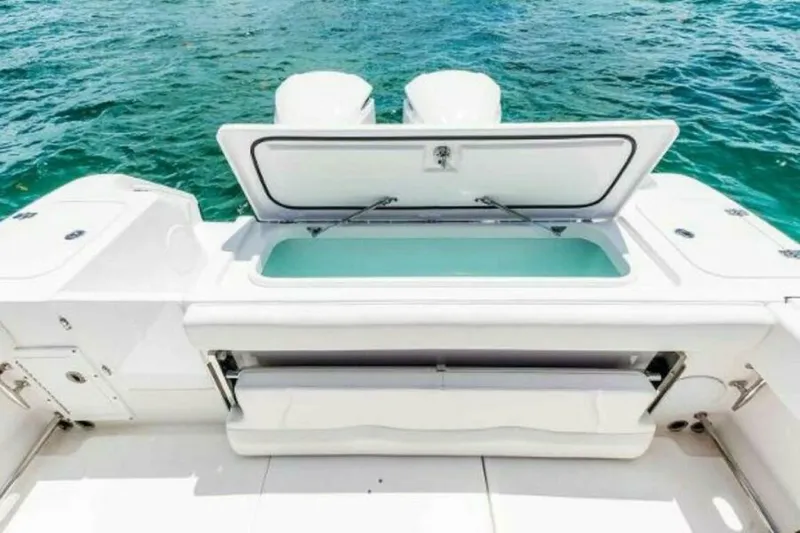 Slide: The Image of Edgewater 325CC 2025 - 4673421