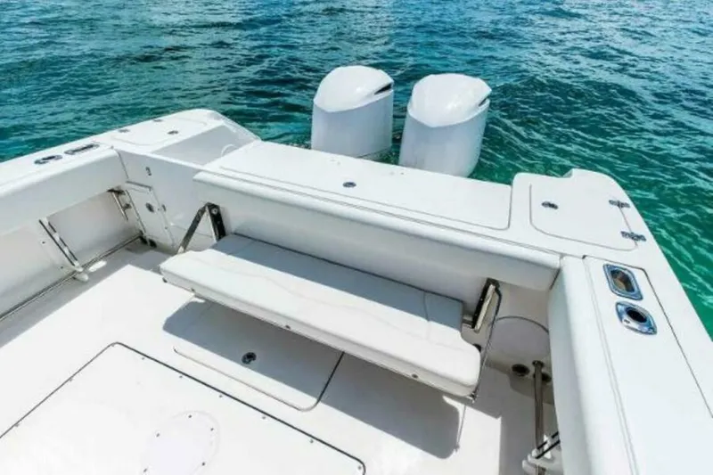 Slide: The Image of Edgewater 325CC 2025 - 4673418