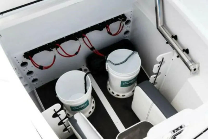 Slide: The Image of Edgewater 340CC 2025 - 4673441