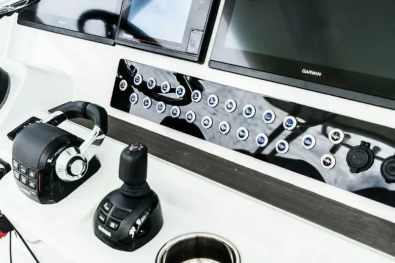 Slide: The Image of Edgewater 340CC 2025 - 4673442