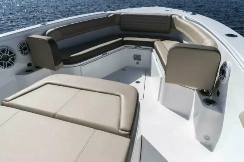 Slide: The Image of Edgewater 340CC 2025 - 4673480