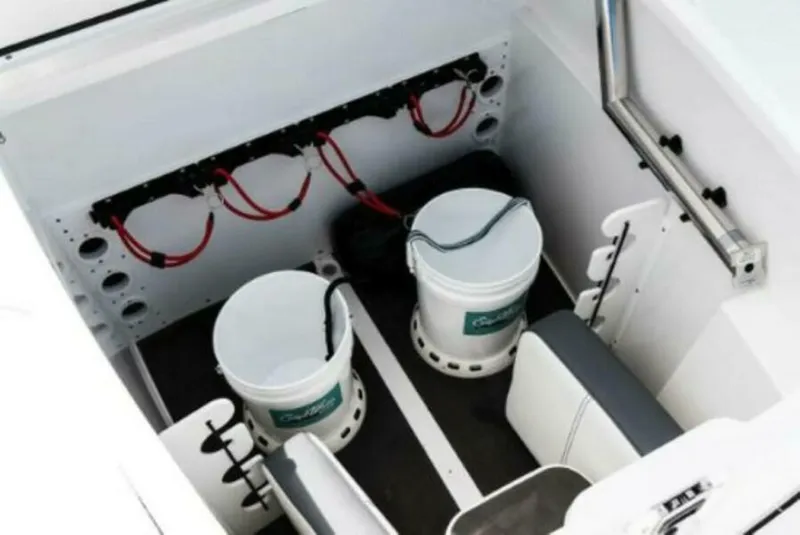 Slide: The Image of Edgewater 340CC 2025 - 4673485