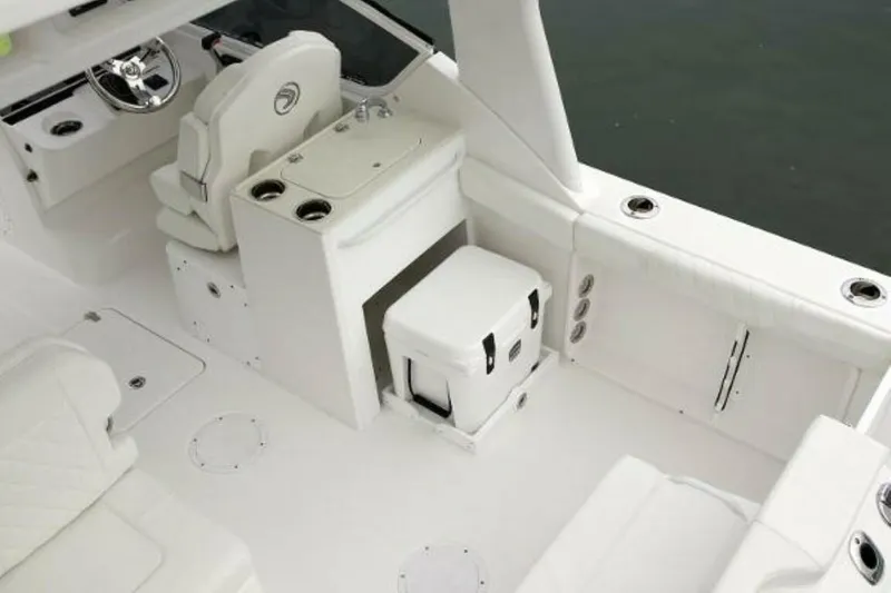 Slide: The Image of Edgewater 230CX 2025 - 4673756