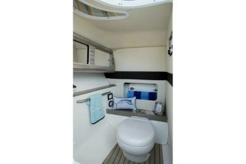 Slide: The Image of Edgewater 248CX 2025 - 4674511