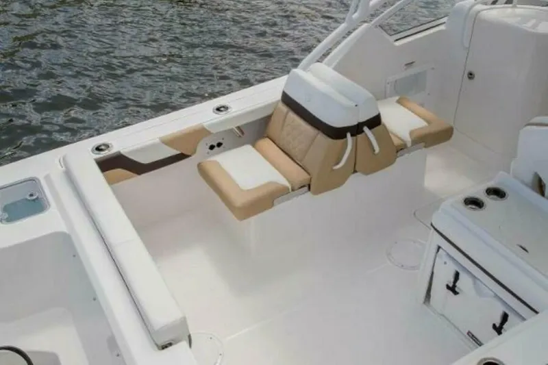 Slide: The Image of Edgewater 248CX 2025 - 4674515