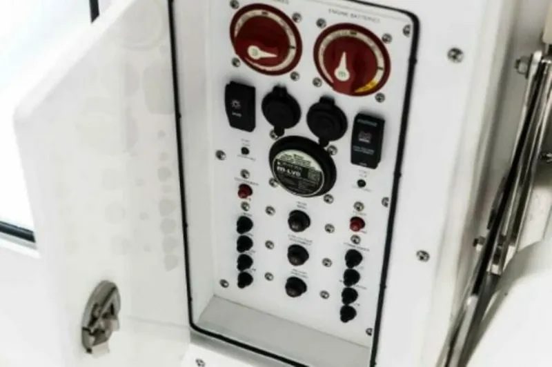 Slide: The Image of Edgewater 280CX 2025 - 4677403