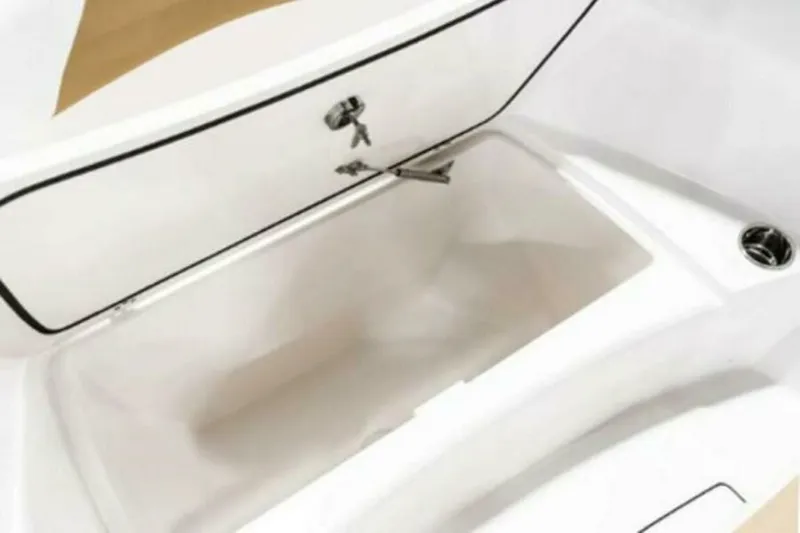 Slide: The Image of Edgewater 208CC 2025 - 4677640