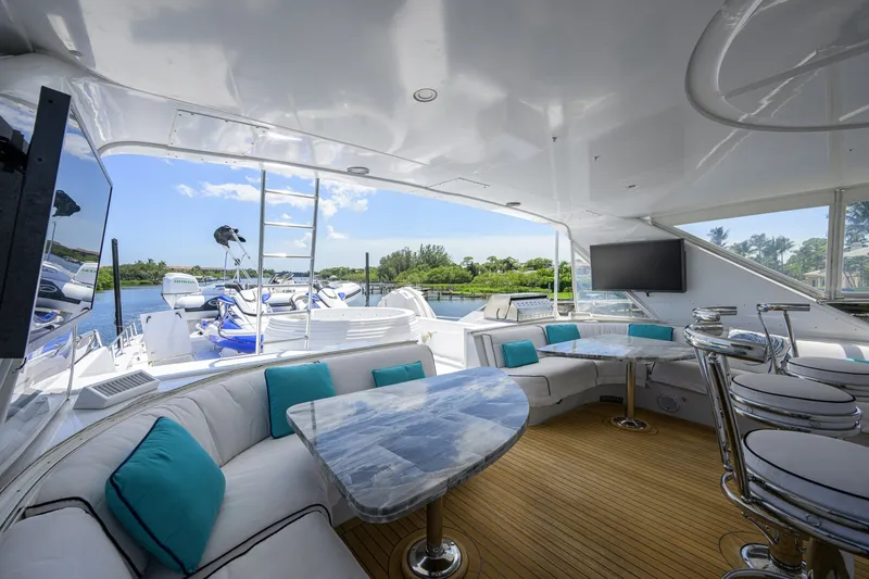 Slide: The Image of Hatteras 100 MAGIC - Flybridge 2005 Hatteras 100 Motoryacht MAGIC - 7511853