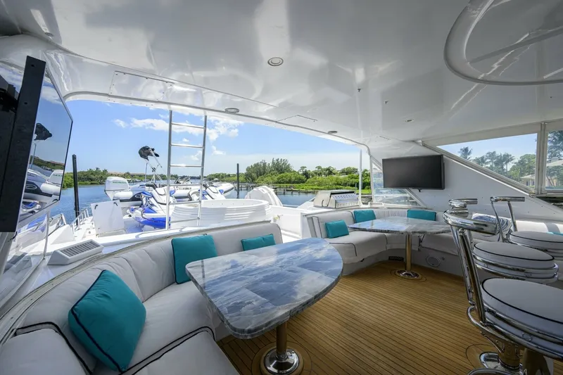 Slide: The Image of Hatteras 100 MAGIC - Flybridge 2005 Hatteras 100 Motoryacht MAGIC - 7666991