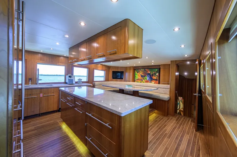 Slide: The Image of Hatteras 100 MAGIC - Galley 2005 Hatteras 100 Motoryacht MAGIC - 7511814