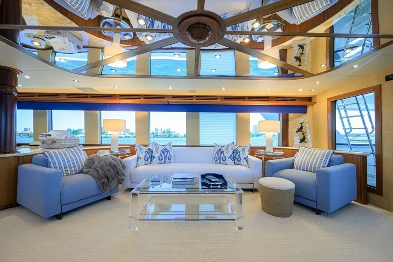 Slide: The Image of Hatteras 100 MAGIC - Salon 2005 Hatteras 100 Motoryacht MAGIC - 7666958