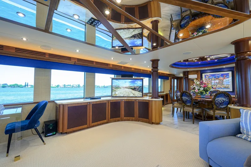 Slide: The Image of Hatteras 100 MAGIC - Salon 2005 Hatteras 100 Motoryacht MAGIC - 7511805