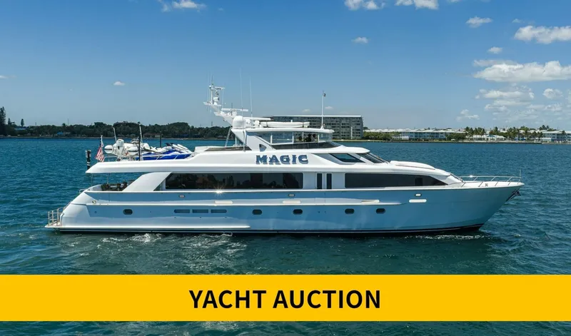The Image of Hatteras 100 MAGIC - Starboard Profile 2005 Hatteras 100 Motoryacht MAGIC - 7533634