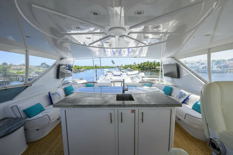 Slide: The Image of Hatteras 100 MAGIC - Flybridge 2005 Hatteras 100 Motoryacht MAGIC - 7667000
