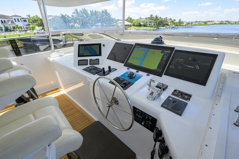 Slide: The Image of Hatteras 100 MAGIC - Flybridge Helm 2005 Hatteras 100 Motoryacht MAGIC - 7511858