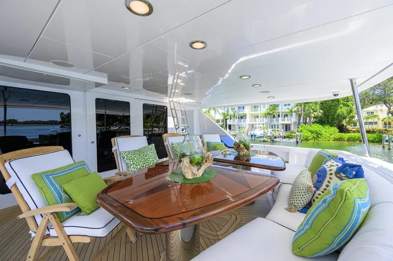 Slide: The Image of Hatteras 100 MAGIC - Aft Deck 2005 Hatteras 100 Motoryacht MAGIC - 7511888