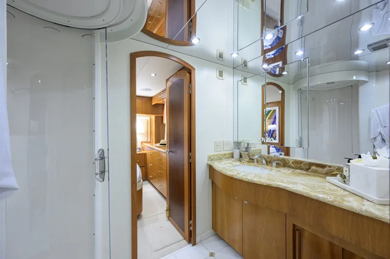 Slide: The Image of Hatteras 100 MAGIC - Aft Port Guest Head 2005 Hatteras 100 Motoryacht MAGIC - 7511830