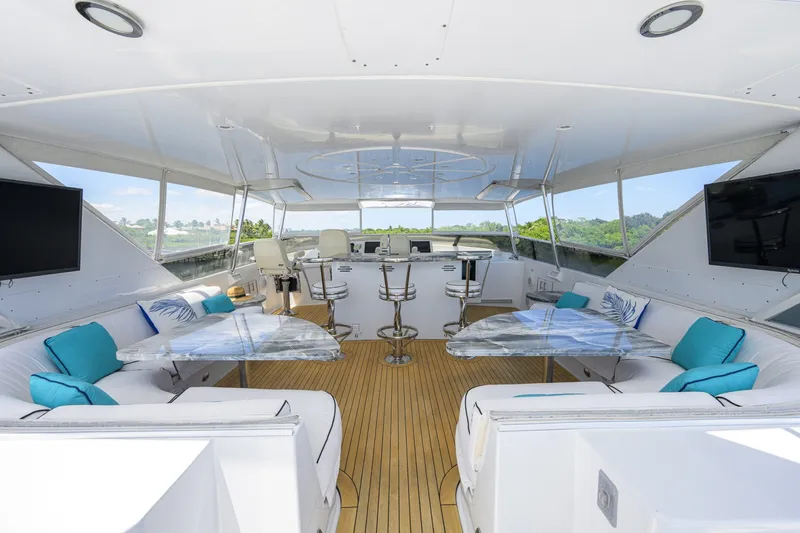Slide: The Image of Hatteras 100 MAGIC - Flybridge 2005 Hatteras 100 Motoryacht MAGIC - 7511844