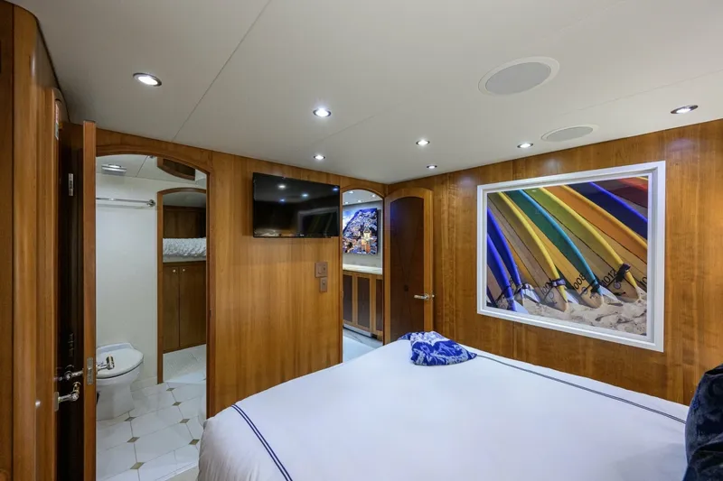 Slide: The Image of Hatteras 100 MAGIC - Aft Port Guest Stateroom 2005 Hatteras 100 Motoryacht MAGIC - 7666977