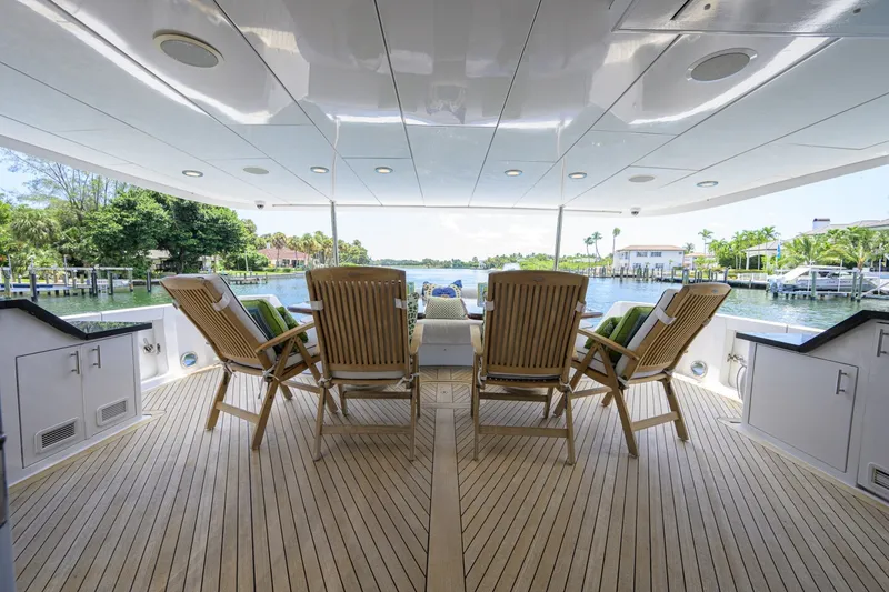 Slide: The Image of Hatteras 100 MAGIC - Aft Deck 2005 Hatteras 100 Motoryacht MAGIC - 7511885
