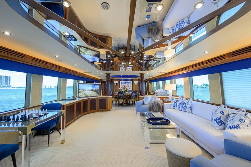 Slide: The Image of Hatteras 100 MAGIC - Salon 2005 Hatteras 100 Motoryacht MAGIC - 7511803