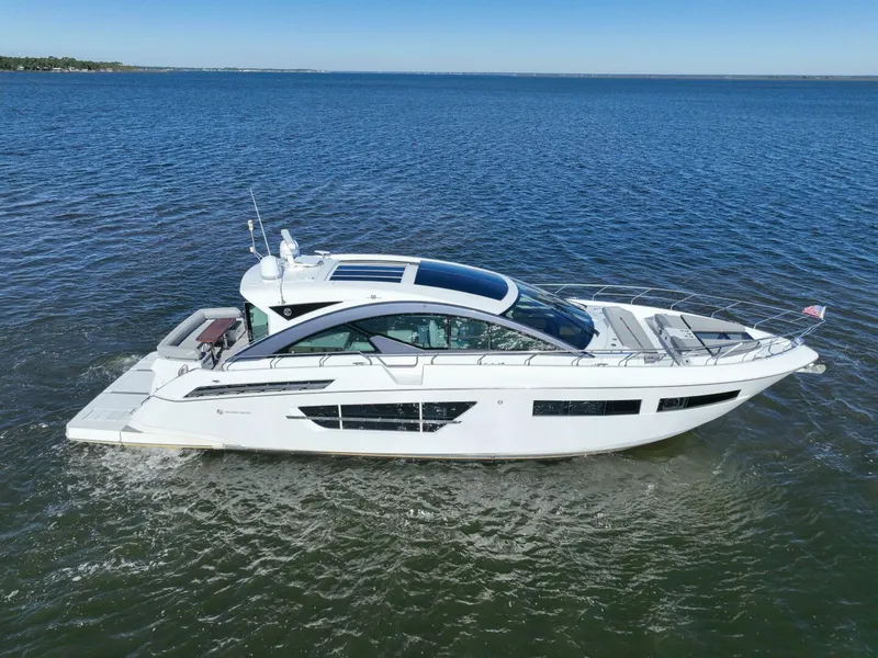 The Image of 2020 Cruisers Yachts- HARPER BELL- STBD Profile - 4749345