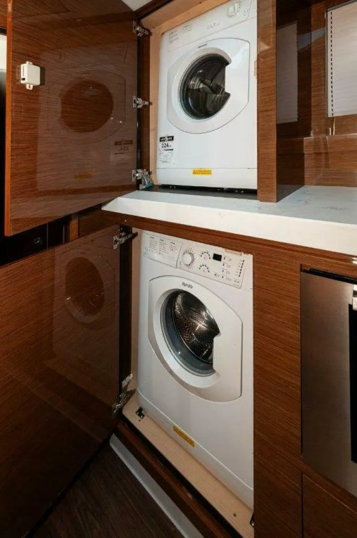 Slide: The Image of 2020 Cruisers Yachts- HARPER BELL- Laundry - 4749369