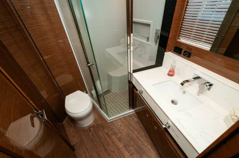 Slide: The Image of 2020 Cruisers Yachts- HARPER BELL- VIP Head - 4749387