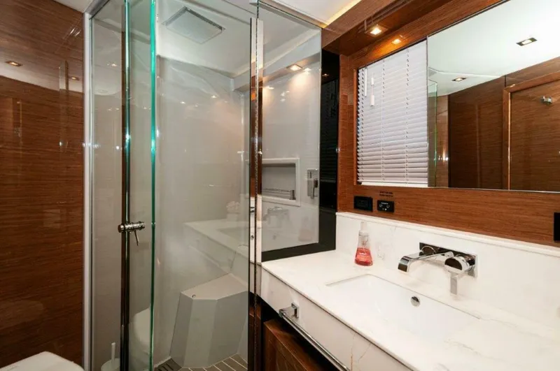 Slide: The Image of 2020 Cruisers Yachts- HARPER BELL- VIP Head 2 - 4749388