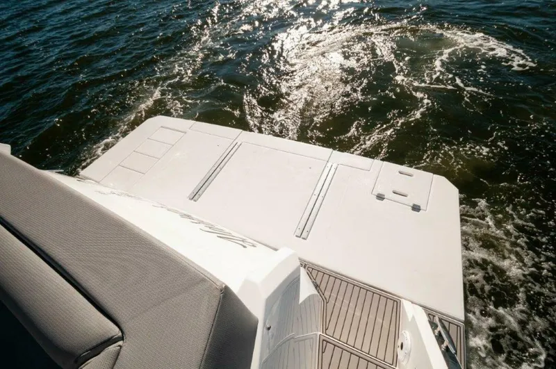 Slide: The Image of 2020 Cruisers Yachts- HARPER BELL- Swim Platform - 4749386