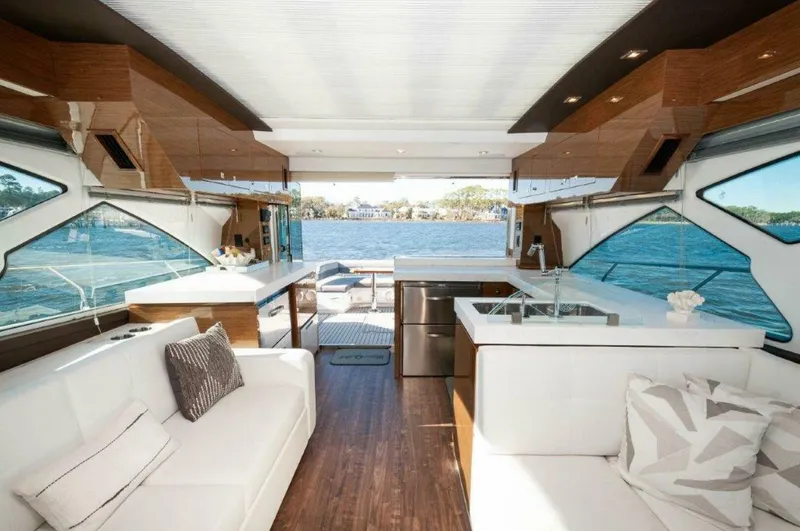 Slide: The Image of 2020 Cruisers Yachts- HARPER BELL- Salon 4 - 4749381