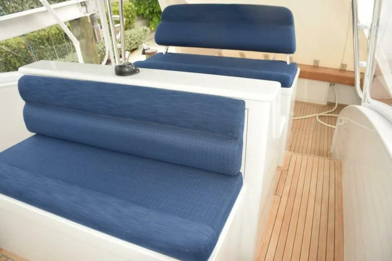 Slide: The Image of Forward Lounge And Helm Bench - 4681189