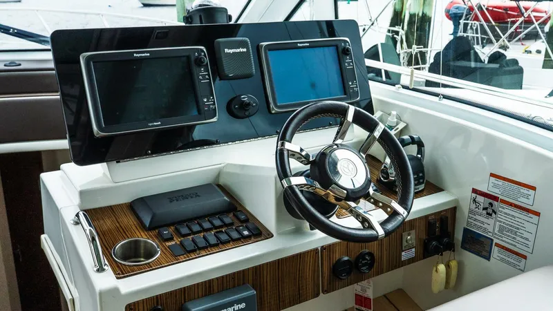 Slide: The Image of Cruisers Yachts 48 Cantius 2013 - 5683899