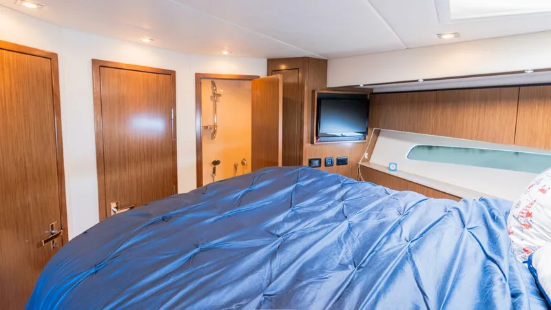 Slide: The Image of Cruisers Yachts 48 Cantius 2013 - 4681953