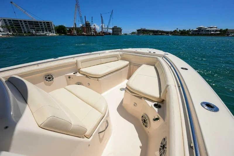 Slide: The Image of Grady-White 33 Reel Chaos - Forward Seating 2020 Grady-White 33 Reel Chaos - 4682439