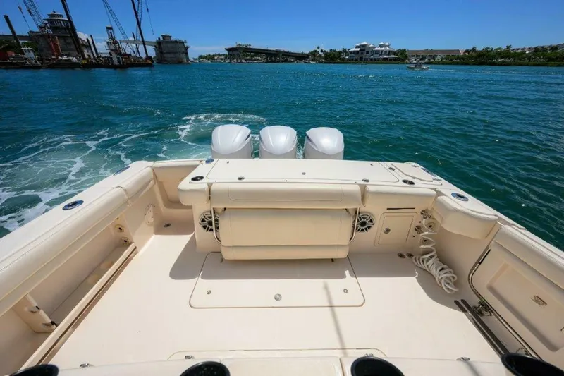 Slide: The Image of Grady-White 33 Reel Chaos - Cockpit 2020 Grady-White 33 Reel Chaos - 4682441