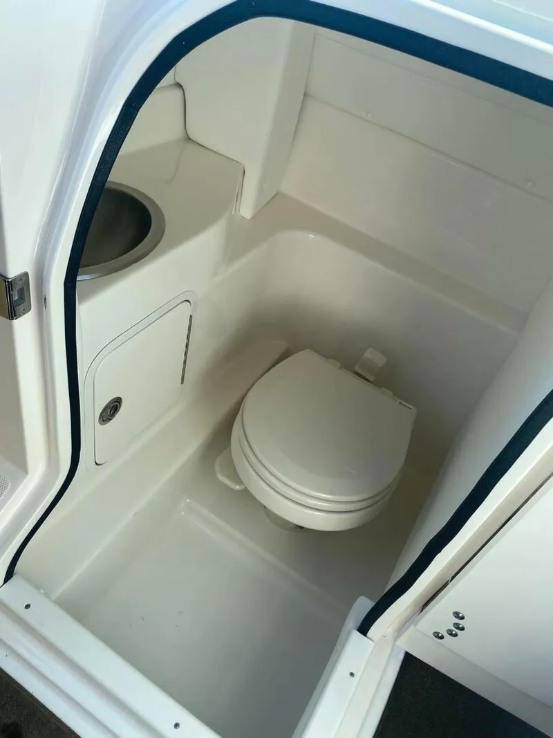 Slide: The Image of Sea Ray 270 SLX 2014 - 4683985