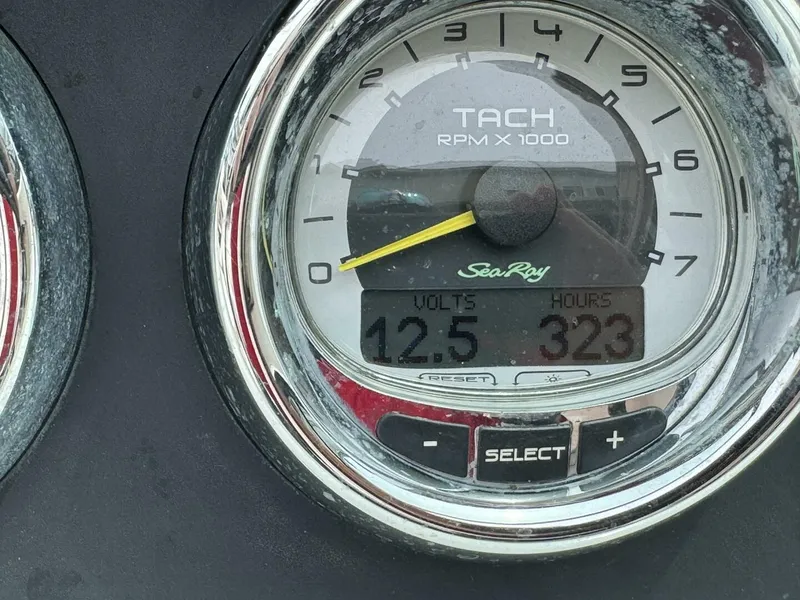 Slide: The Image of Sea Ray 240 Sundeck 2013 - 4686828