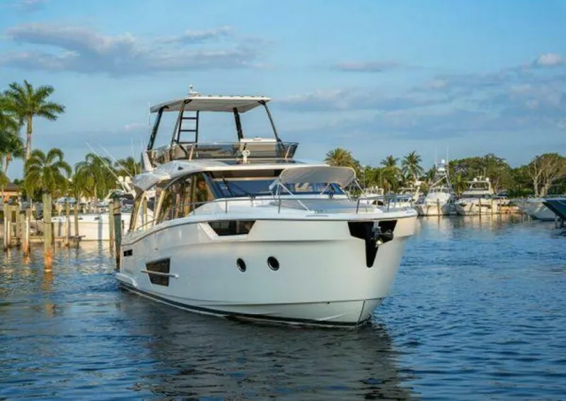 Slide: The Image of Greenline 45 Fly 2023 - 4687486